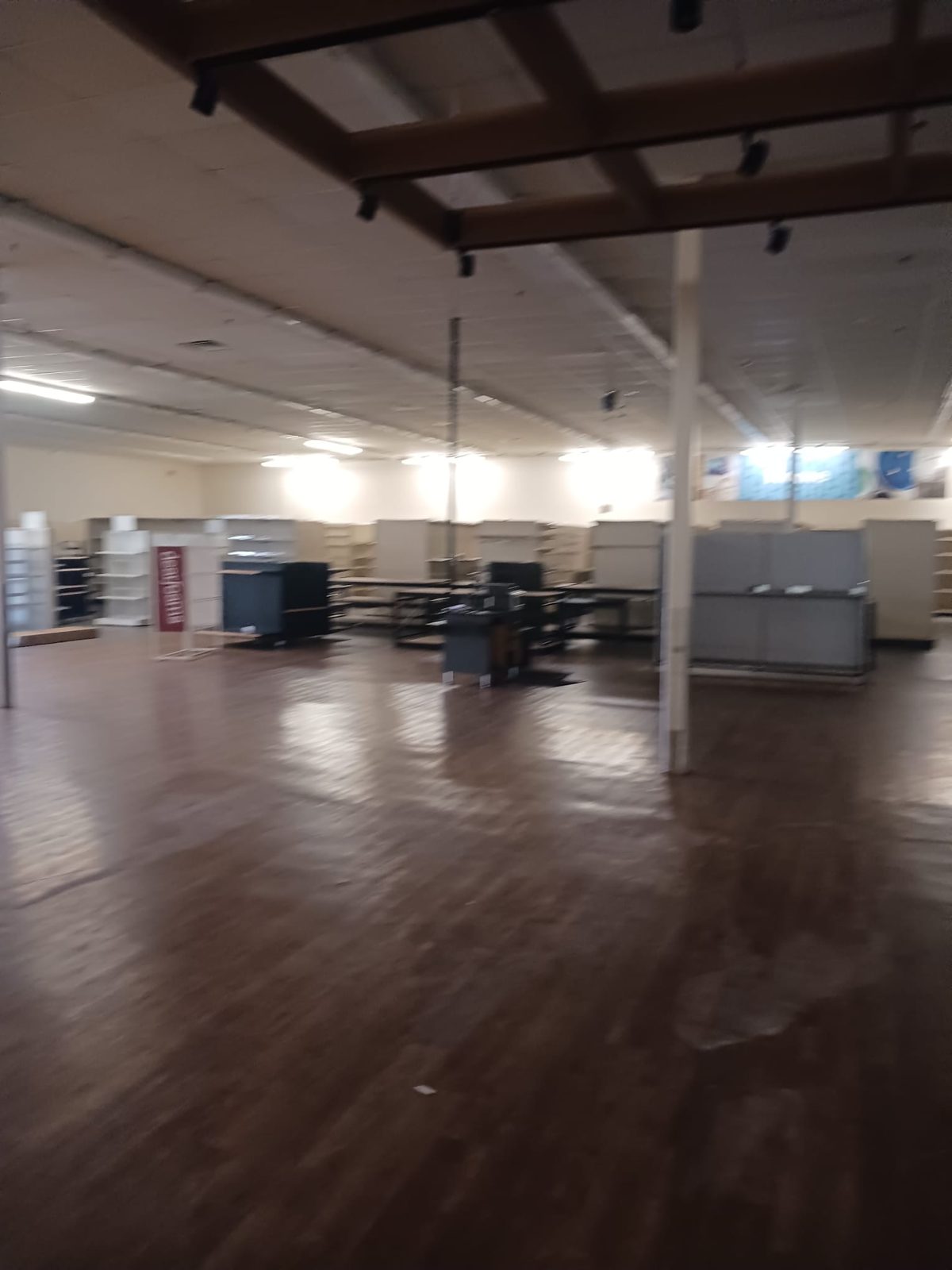Hardwood & Laminate Removal